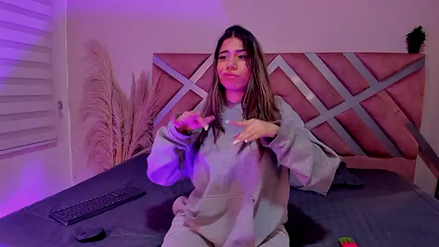 Rachell criss online show from March 31, 4:13 am