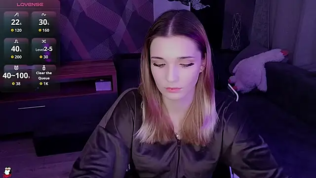 Sandy Belle online show from November 8, 8:29 pm