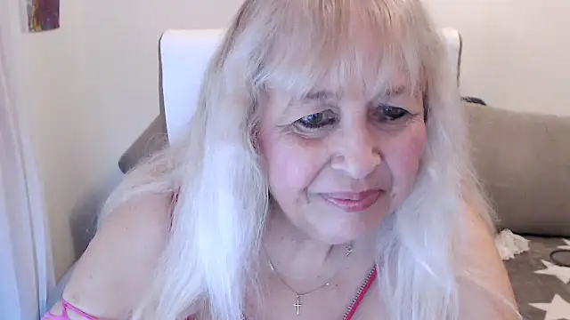 Snapshot of SusiLifeXXX chatting on September 8, 8:08 pm SusiLifeXXX online show from September 8, 8:08 pm