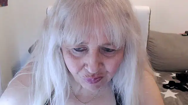 Snapshot of SusiLifeXXX chatting on September 20, 7:15 pm SusiLifeXXX online show from September 20, 7:15 pm