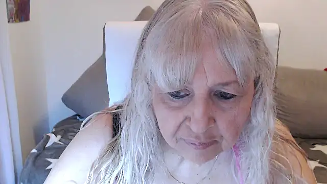 Snapshot of SusiLifeXXX chatting on September 26, 7:07 pm SusiLifeXXX online show from September 26, 7:07 pm