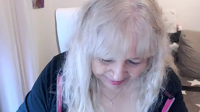 Snapshot of SusiLifeXXX chatting on October 7, 7:44 pm SusiLifeXXX online show from October 7, 7:44 pm