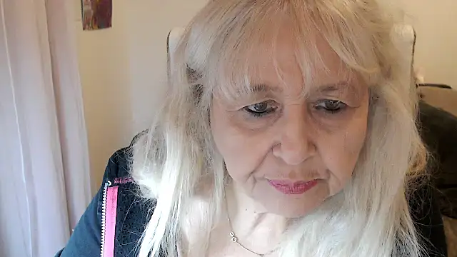 Snapshot of SusiLifeXXX chatting on October 11, 6:28 pm SusiLifeXXX online show from October 11, 6:28 pm