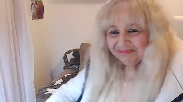 Snapshot of SusiLifeXXX chatting on November 1, 8:44 pm SusiLifeXXX online show from November 1, 8:44 pm