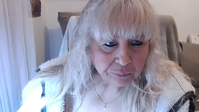 Snapshot of SusiLifeXXX chatting on November 7, 8:20 pm SusiLifeXXX online show from November 7, 8:20 pm