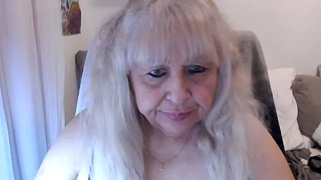 Snapshot of SusiLifeXXX chatting on November 11, 8:31 pm SusiLifeXXX online show from November 11, 8:31 pm