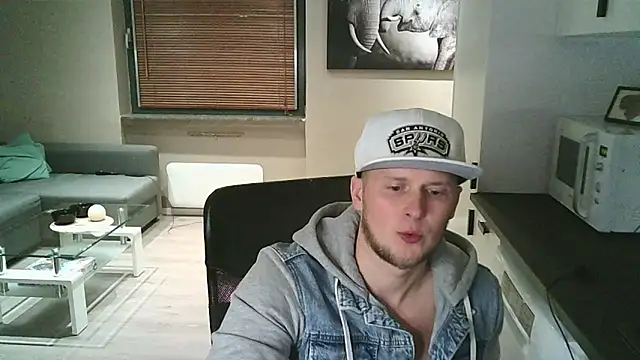 Snapshot of Dartanjanas13 chatting on October 25, 9:42 pm Dartanjanas13 online show from October 25, 9:42 pm