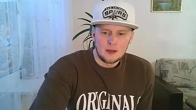 Snapshot of Dartanjanas13 chatting on December 1, 11:15 am Dartanjanas13 online show from December 1, 11:15 am