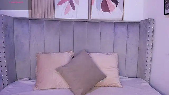 Snapshot of Seshat_Hitt chatting on September 25, 3:21 am Seshat Hitt online show from September 25, 3:21 am