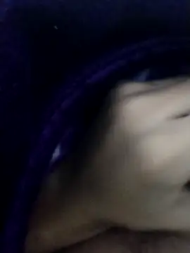 Snapshot of saneer69tew chatting on December 5, 1:14 am saneer69tew online show from December 5, 1:14 am