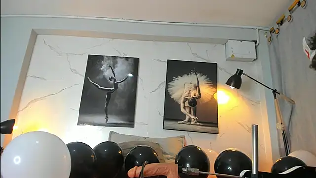 Snapshot of Evaa_18 chatting on October 31, 5:58 pm Evaa 18 online show from October 31, 5:58 pm