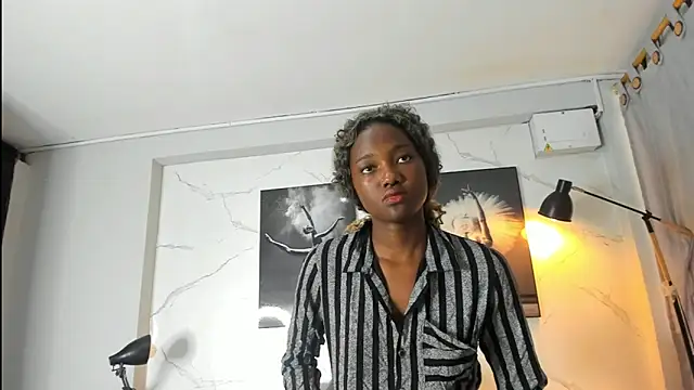 Snapshot of Evaa_18 chatting on November 1, 5:59 pm Evaa 18 online show from November 1, 5:59 pm