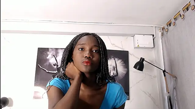 Snapshot of Evaa_18 chatting on November 7, 5:46 pm Evaa 18 online show from November 7, 5:46 pm