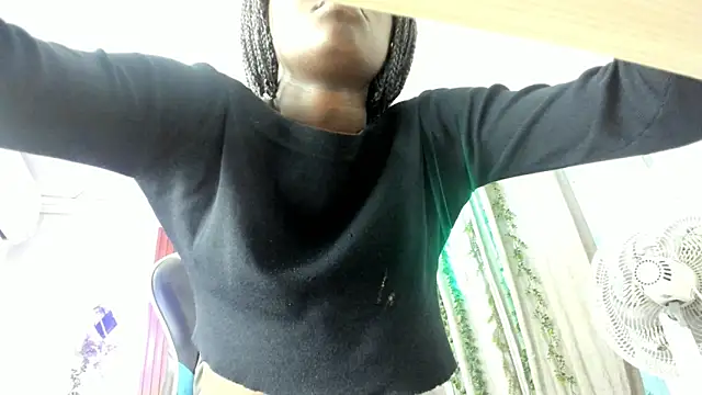 Snapshot of Evaa_18 chatting on December 2, 5:52 pm Evaa 18 online show from December 2, 5:52 pm