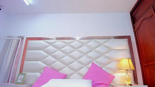 Snapshot of KarinaGomezxxx chatting on October 9, 1:42 pm KarinaGomezxxx online show from October 9, 1:42 pm