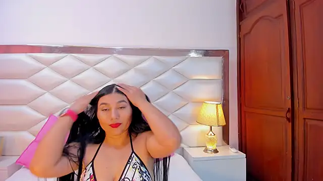 Snapshot of KarinaGomezxxx chatting on October 10, 5:34 pm KarinaGomezxxx online show from October 10, 5:34 pm