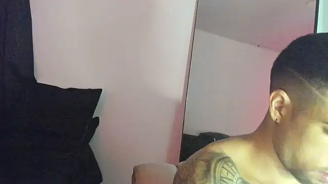 ThiagoLugo online show from November 3, 2:02 am