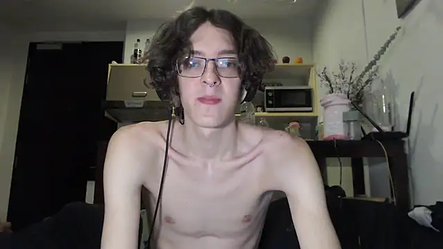 Snapshot of LovesomeCookie chatting on September 23, 12:41 pm LovesomeCookie online show from September 23, 12:41 pm