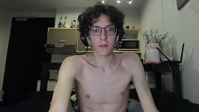 Snapshot of LovesomeCookie chatting on October 10, 5:12 pm LovesomeCookie online show from October 10, 5:12 pm