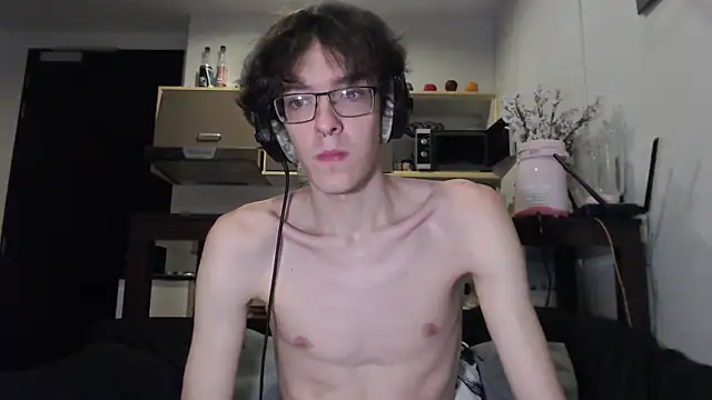 Snapshot of LovesomeCookie chatting on October 13, 2:06 pm LovesomeCookie online show from October 13, 2:06 pm