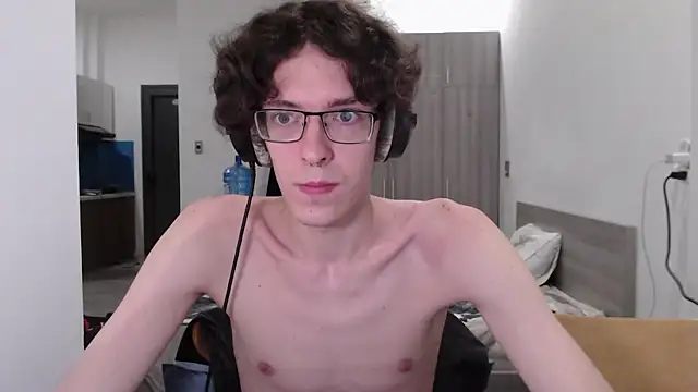 Snapshot of LovesomeCookie chatting on November 6, 7:37 pm LovesomeCookie online show from November 6, 7:37 pm