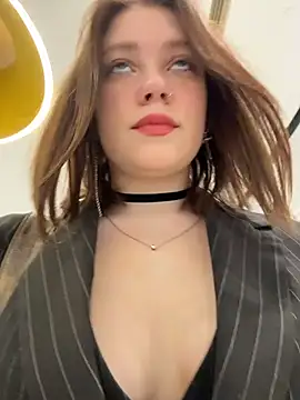 lucy-joy online show from January 6, 10:30 am