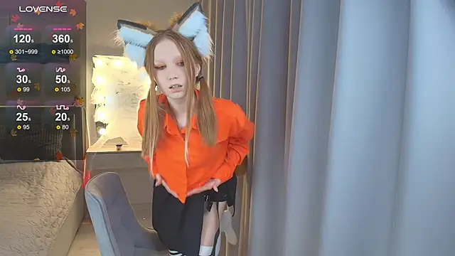 FoxyMira online show from October 28, 1:25 pm