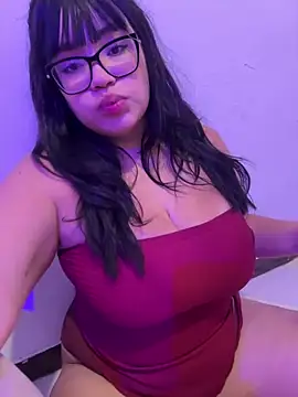 Snapshot of Emily_Taylor2 chatting on April 28, 1:59 am Emily Taylor2 online show from April 28, 1:59 am