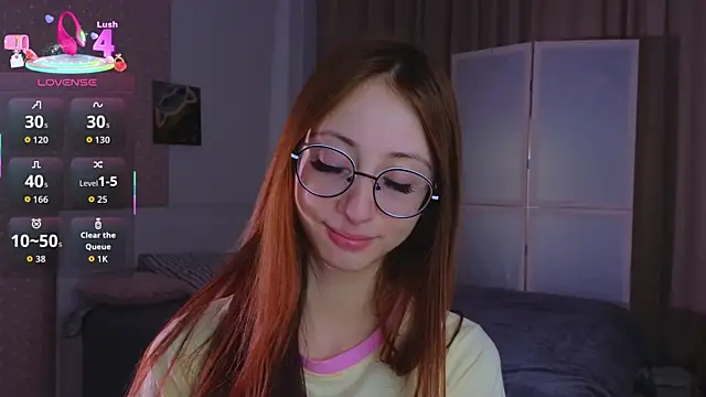 Snapshot of AvrilLeMell chatting on October 16, 10:11 pm AvrilLeMell online show from October 16, 10:11 pm