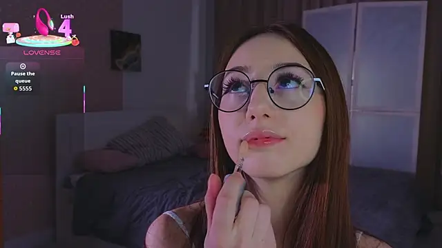 Snapshot of AvrilLeMell chatting on October 18, 10:21 pm AvrilLeMell online show from October 18, 10:21 pm