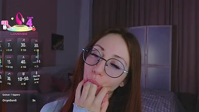 Snapshot of AvrilLeMell chatting on October 20, 9:04 pm AvrilLeMell online show from October 20, 9:04 pm