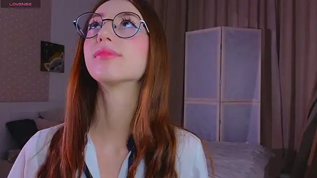 Snapshot of AvrilLeMell chatting on November 17, 10:15 pm AvrilLeMell online show from November 17, 10:15 pm