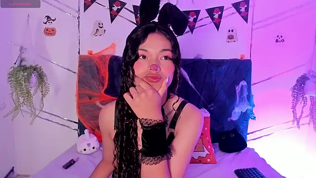 Snapshot of Camilla_Miller01 chatting on October 31, 2:51 pm Camilla Miller01 online show from October 31, 2:51 pm