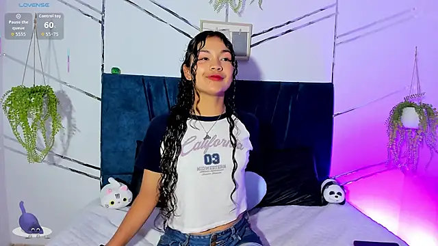 Snapshot of Camilla_Miller01 chatting on November 21, 6:28 pm Camilla Miller01 online show from November 21, 6:28 pm