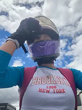 Camilla Miller01 online show from April 7, 5:46 pm