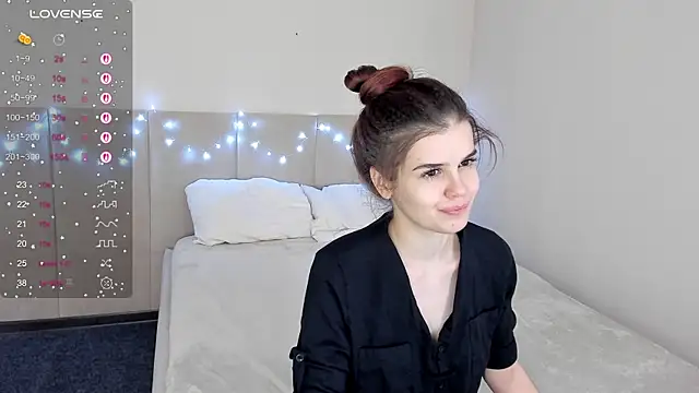 Snapshot of Infinity_Ti chatting on December 23, 1:47 am Infinity Ti online show from December 23, 1:47 am