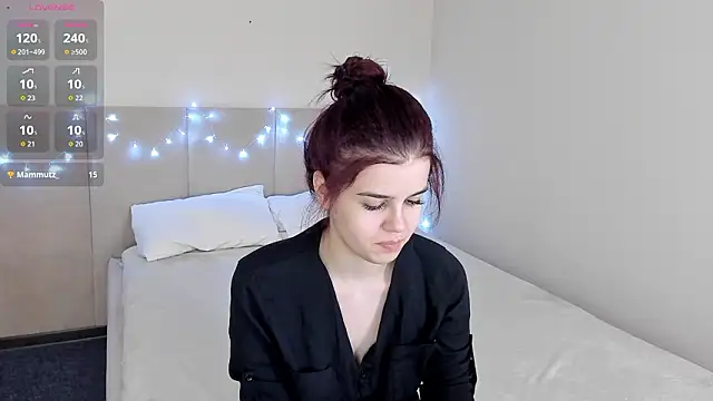 Snapshot of Infinity_Ti chatting on February 3, 1:48 am Infinity Ti online show from February 3, 1:48 am