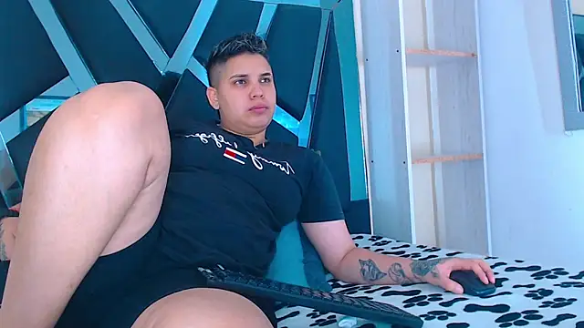 Snapshot of karla_sexy21 chatting on October 23, 4:34 am karla sexy21 online show from October 23, 4:34 am