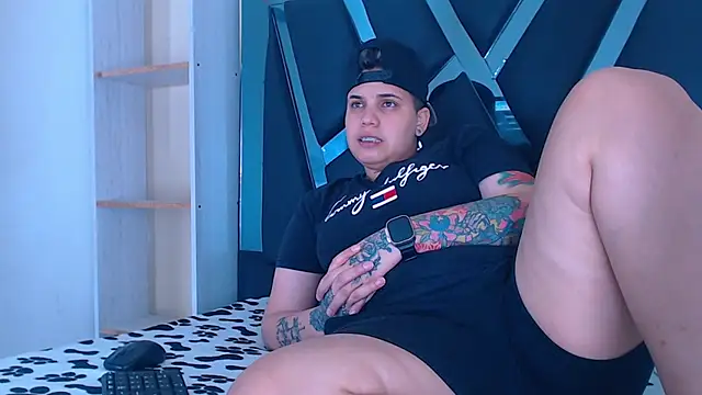 Snapshot of karla_sexy21 chatting on October 31, 5:08 am karla sexy21 online show from October 31, 5:08 am