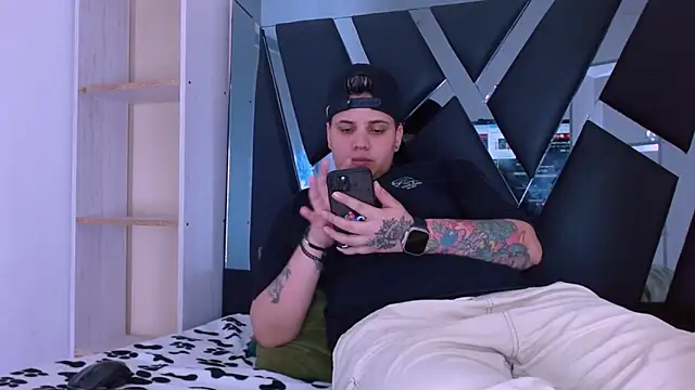 Snapshot of karla_sexy21 chatting on November 2, 1:24 pm karla sexy21 online show from November 2, 1:24 pm