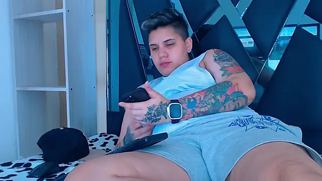 Snapshot of karla_sexy21 chatting on November 18, 5:01 am karla sexy21 online show from November 18, 5:01 am