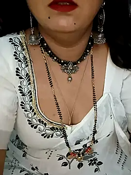 Snapshot of Niharika555 chatting on April 25, 2:36 pm Niharika555 online show from April 25, 2:36 pm