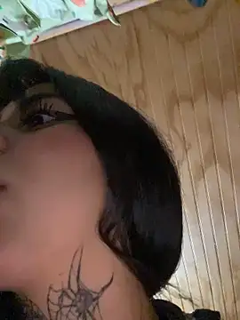 kiittyselenita online show from April 1, 3:07 am