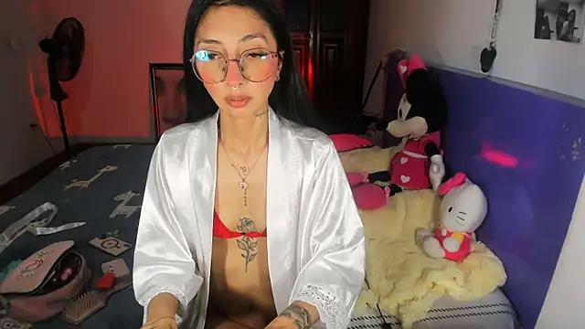 Snapshot of Anais_lux chatting on June 26, 12:04 am Anais lux online show from June 26, 12:04 am