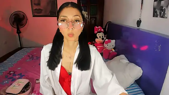 Snapshot of Anais_lux chatting on June 30, 12:22 am Anais lux online show from June 30, 12:22 am