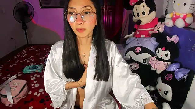 Snapshot of Anais_lux chatting on July 8, 10:47 pm Anais lux online show from July 8, 10:47 pm