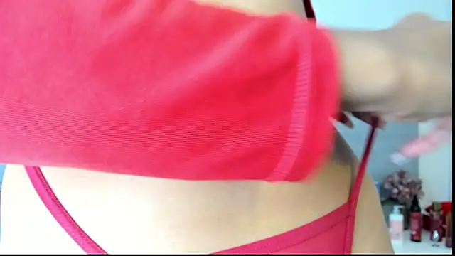 sunnyWhitee online show from March 19, 7:18 pm