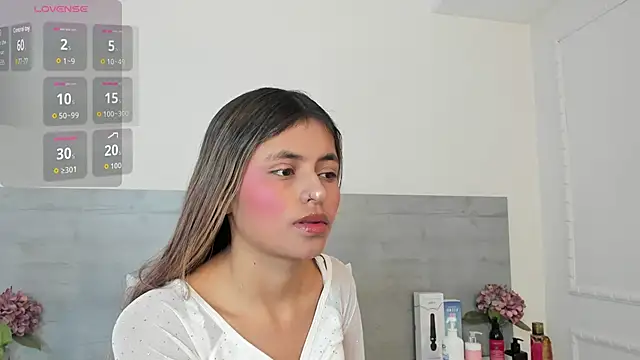 Snapshot of sunnyWhitee chatting on April 22, 7:15 pm sunnyWhitee online show from April 22, 7:15 pm