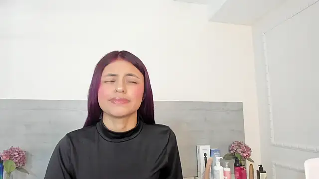 Snapshot of sunnyWhitee chatting on April 27, 7:23 pm sunnyWhitee online show from April 27, 7:23 pm
