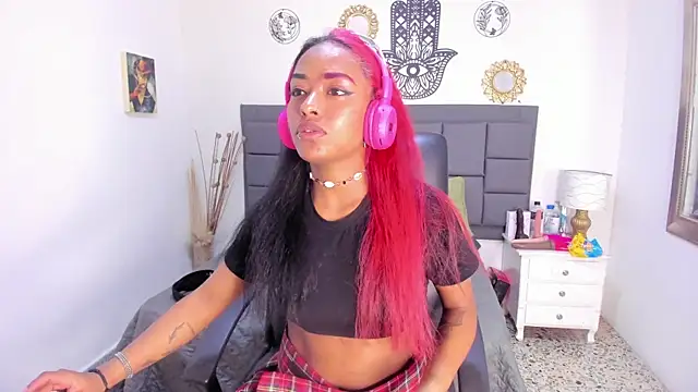 Snapshot of summer_williams18 chatting on January 9, 1:36 pm summer williams18 online show from January 9, 1:36 pm